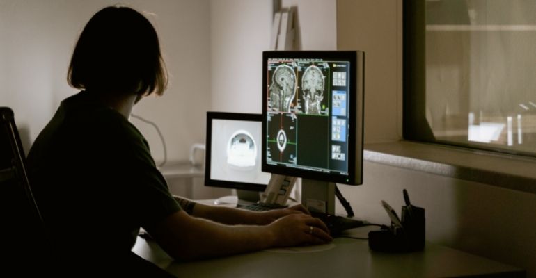 Internet das Coisas Médicas (IoMT): da revolução ao desafio contra o cibercrime