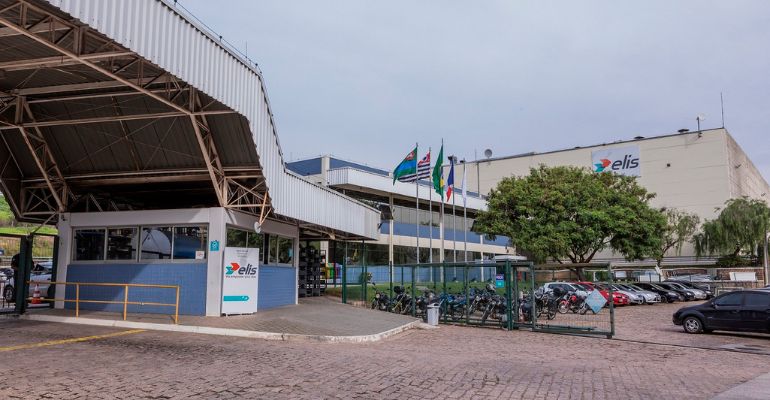 Elis Brasil destaca linha de aventais hidro-repelentes e reutilizáveis na Hospitalar 2022