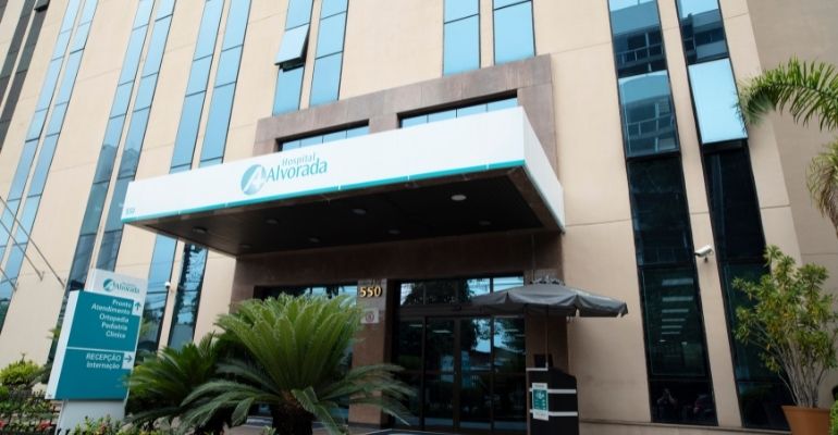 Hospital Alvorada realiza 100ª cirurgia robótica ortopédica que oferece exatidão e redução de complicações