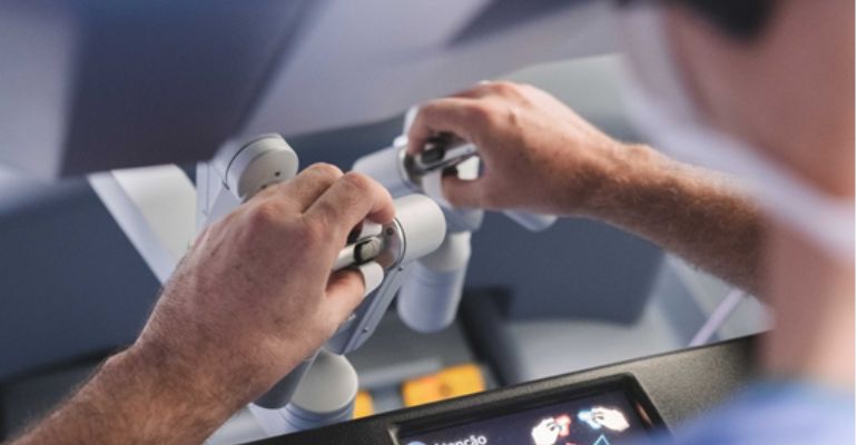 Em parceria com o Hospital de Amor, IRCAD América Latina oferece programa de capacitação em cirurgia robótica colorretal