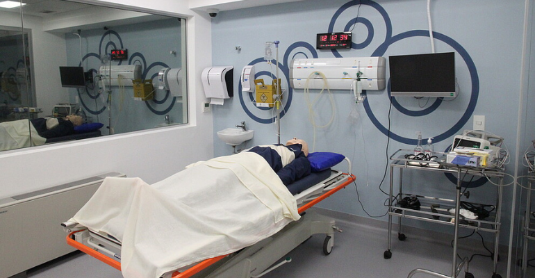Laboratório da FEMPAR simula sala cirúrgica
