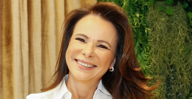 Médica do Hospital Moinhos de Vento recebe Medalha Profissional da Saúde de agremiação mundial contra o câncer