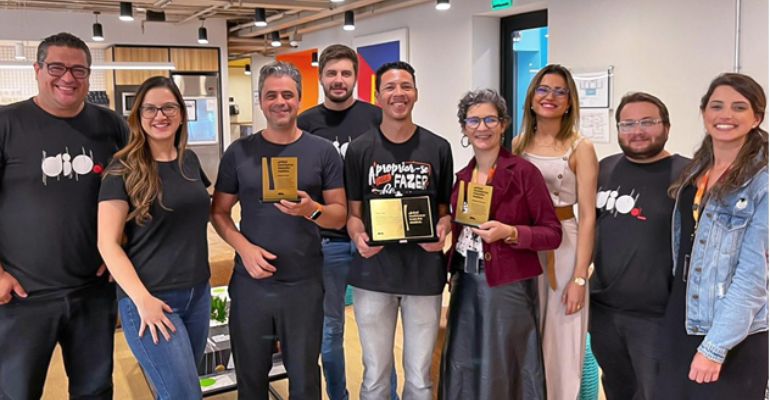 Take Blip recebe selo GWT por distribuir 38 mil bolsas de estudo em tech para pessoas em situação de vulnerabilidade social