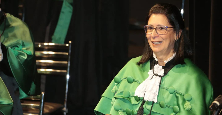 Eloisa Bonfá é empossada diretora da FMUSP