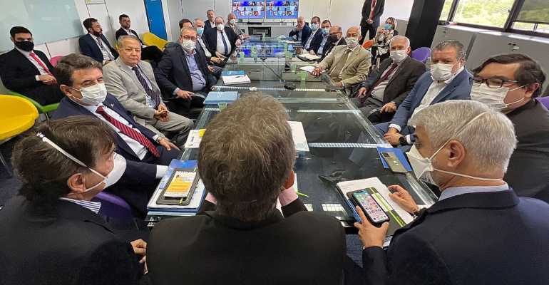 Complexo econômico-industrial da Saúde é tema de reunião do Gabinete de Transição, com presença da ABIIS