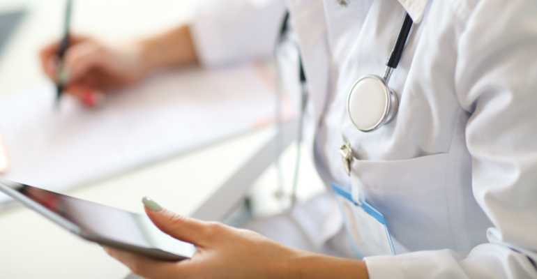 Strattner aposta em serviço pioneiro de assinatura para médicos