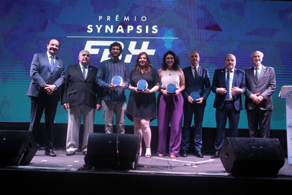 FBH homenageia as melhores reportagens sobre saúde em 2022 com a entrega da 7a edição do Prêmio Synapsis de Jornalismo