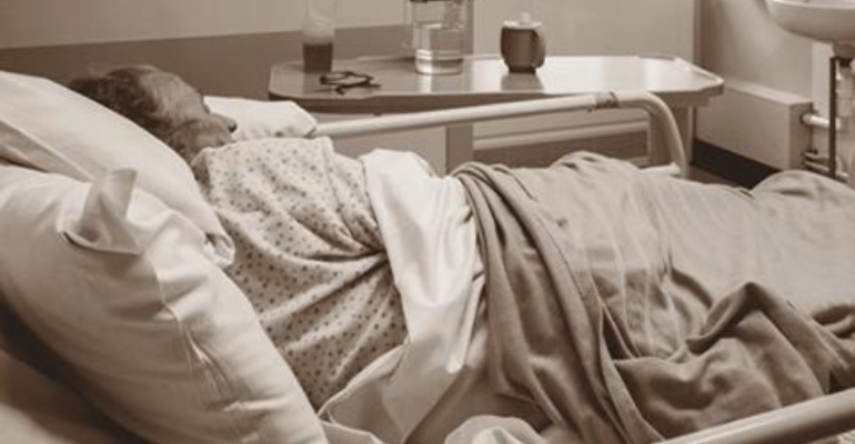 Cuidado hospitalar é constante reinvenção: vamos mesmo ficar presos ao passado?