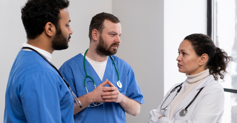 Relatório da Motorola Solutions revela preocupações de segurança de profissionais da saúde