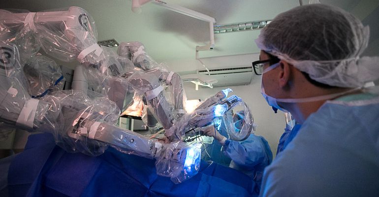 Hospital São Lucas de Ribeirão Preto chega a marca de mil cirurgias robóticas e anuncia a aquisição de novo equipamento