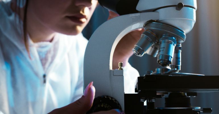 Comsentimento lança programa de bolsas de estudos para mestrandos e doutorandos com foco em IA na saúde