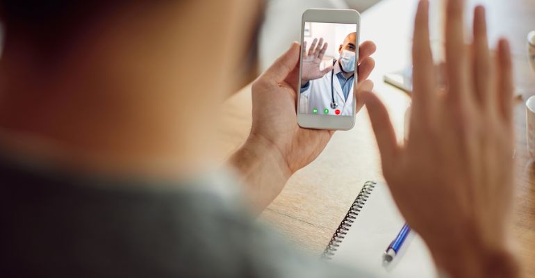Regulamentação da telemedicina impacta a formação médica e expõe desafios que ultrapassam a tecnologia