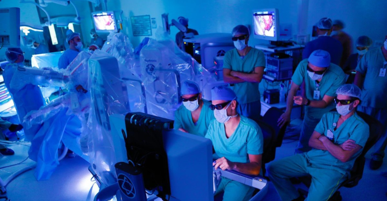 Einstein incorpora equipamento para cirurgia robótica inédito no Brasil