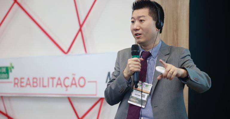 LIKA-HC: Plataforma de monitoramento remoto por relógio inteligente é apresentada na Arena de Reabilitação durante a Hospitalar