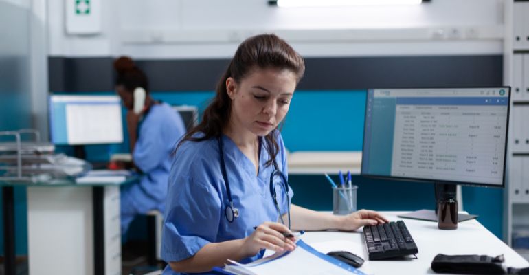 Com IA, healthtech transforma prontuários médicos em fonte de informações valiosas para a saúde