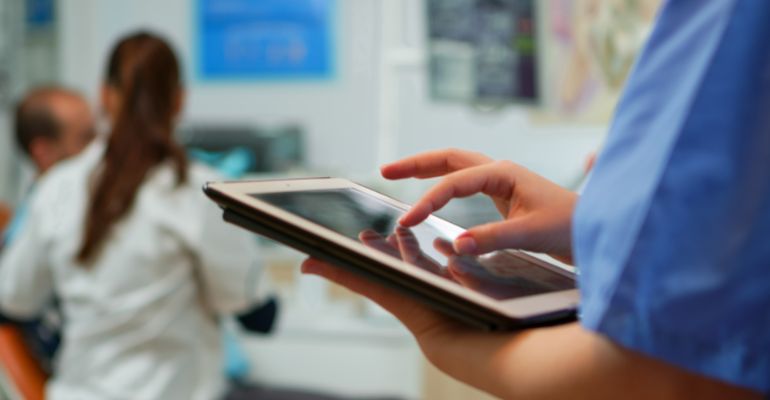 Pesquisa de especialista do IEEE relaciona segurança cibernética com melhor qualidade vida de pacientes em suas residências