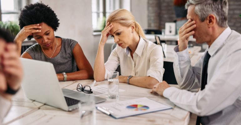 Quase 90% das empresas do Brasil registraram funcionários afastados por doenças mentais neste ano, revela pesquisa