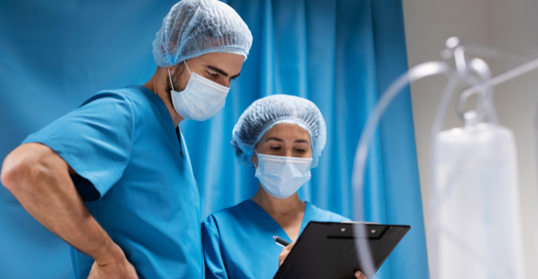 Reflexões sobre o multiemprego e a fragilidade dos vínculos entre médicos e hospitais