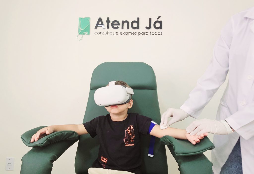 Clínica de baixo custo usa realidade virtual para facilitar atendimento de crianças e autistas em projeto com startup