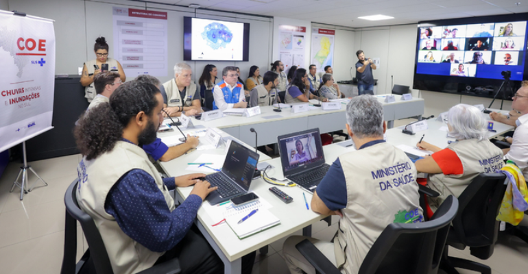 Ministério da Saúde estabelece primeiras ações para enfrentar inundações no RS