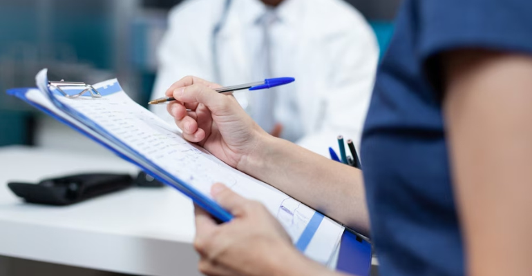 52% das clínicas privadas enfrentam dificuldades com reembolsos de planos de saúde