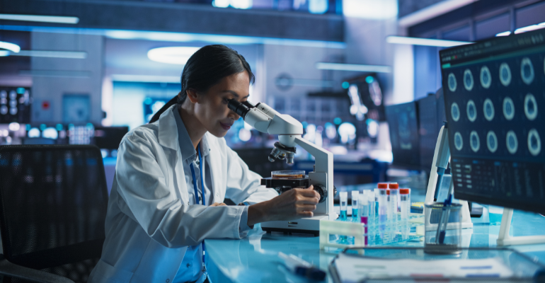 A.C.Camargo incorpora mesas de macroscopia de alta tecnologia em anatomia patológica