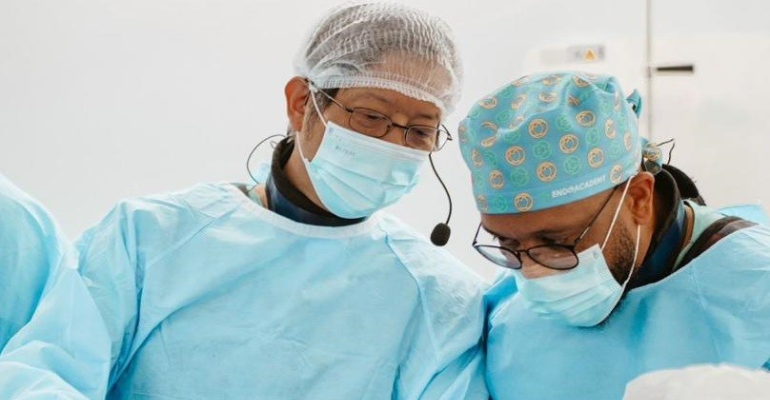 São Luiz Osasco recebe visita de renomado cirurgião vascular chinês