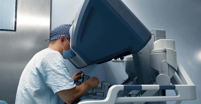 Procedimento em pulmão com uso de robô marca avanço na telecirurgia