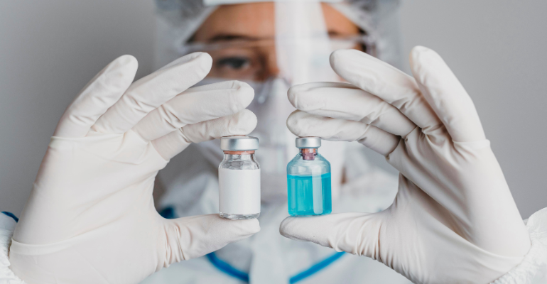 Parceria entre farmacêuticas impulsiona produção de vacina personalizada contra o câncer