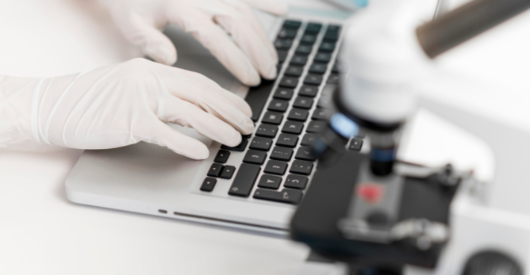 Nova Lei da Pesquisa Clínica entra em vigor, mas falta de regulamentação impede avanços