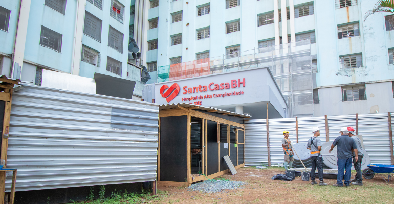 Santa Casa BH inicia restauração de sua fachada histórica após mais de 30 anos