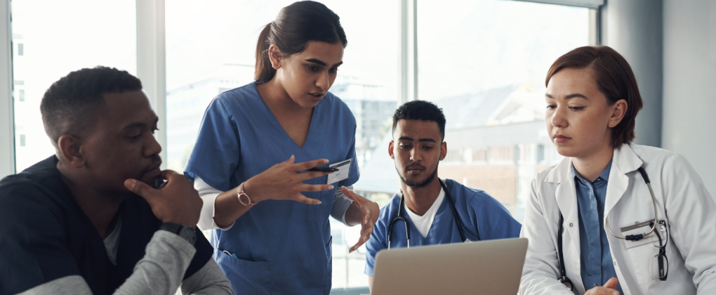 Governo lança exame nacional para avaliar formação médica