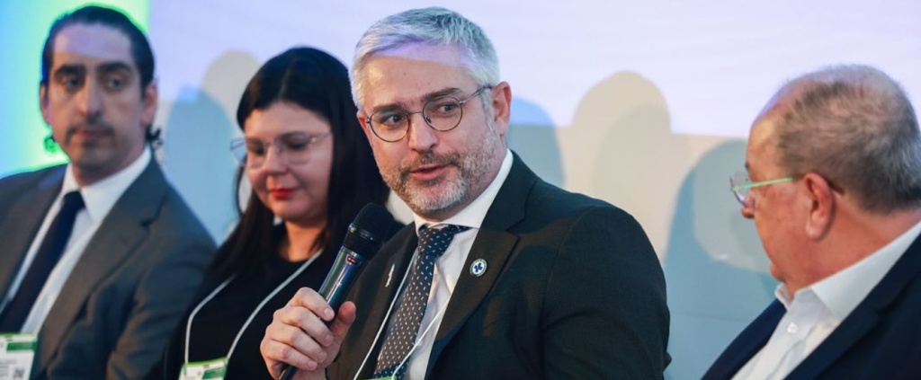 Ministério da Saúde reforça diálogo público-privado durante Hospitalar