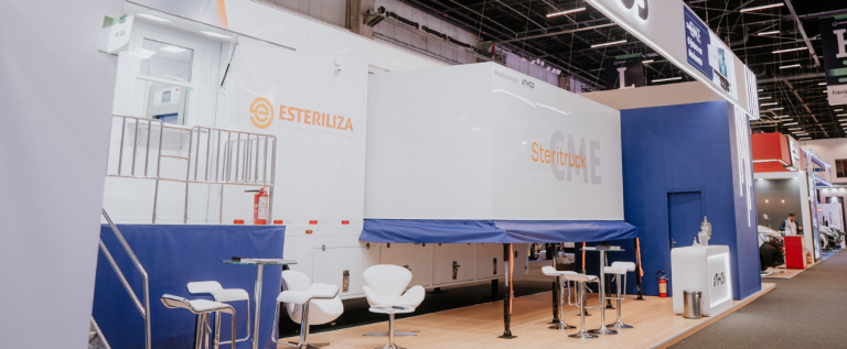 unidade móvel de esterilização estacionada na hospitalar 2025