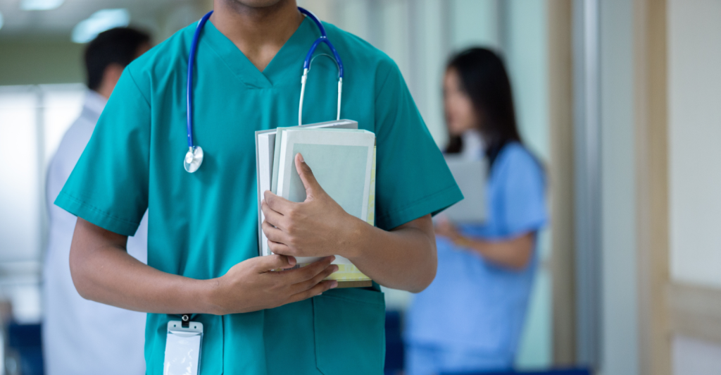 Câmara discute exame nacional para validar formação médica no Brasil