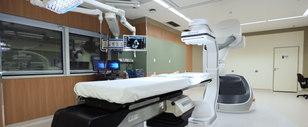 Sírio-Libanês inaugura Sala Híbrida para cirurgias complexas