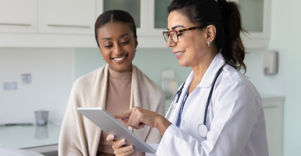 Como encontrar equilíbrio entre algoritmos e acolhimento na transformação digital da saúde