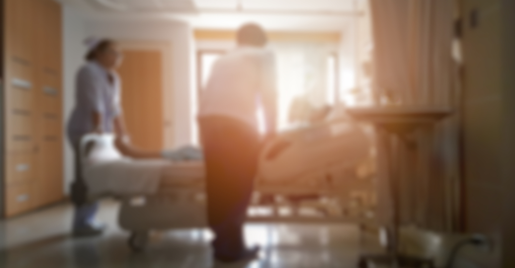 Toda hora um médico diferente passando no leito: conveniente pra quem?