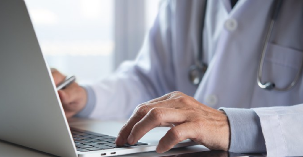 SUS amplia telessaúde com 3 mil kits e parceria inédita com hospitais privados