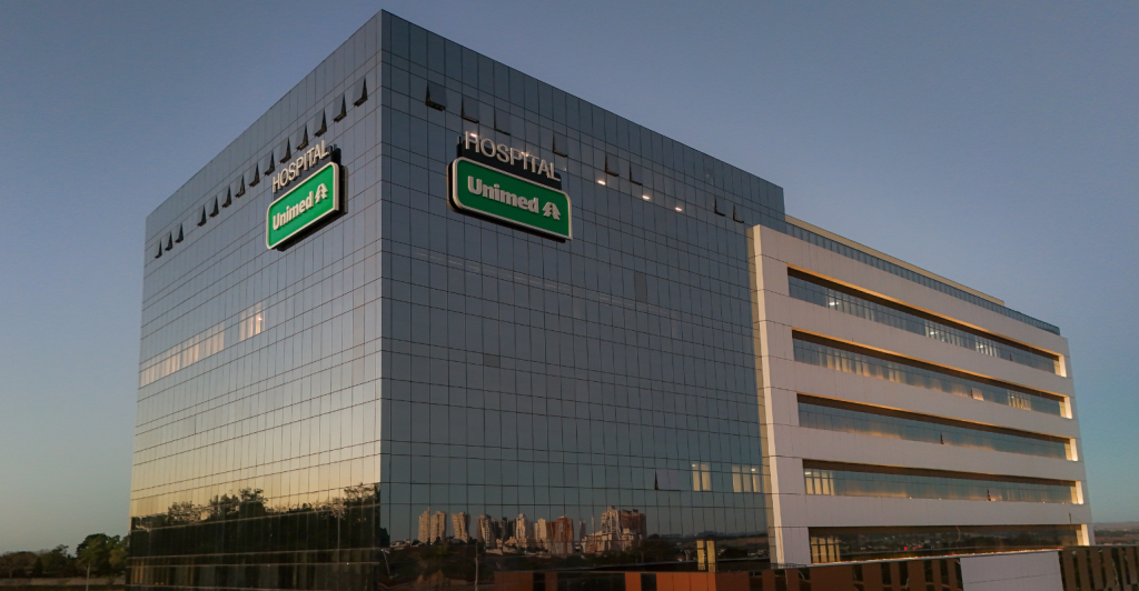 Unimed Londrina fecha parceria com Sírio-Libanês para aprimorar governança clínica