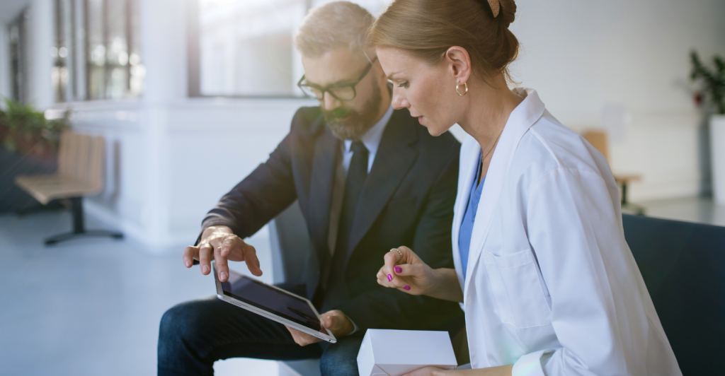 Baixa adesão à resolução do CFM sobre transparência com indústria farmacêutica preocupa