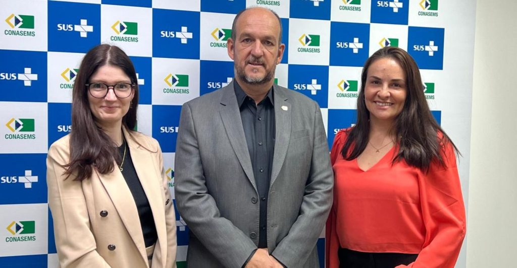 Conasems na Hospitalar: municípios em foco no debate sobre o futuro do SUS