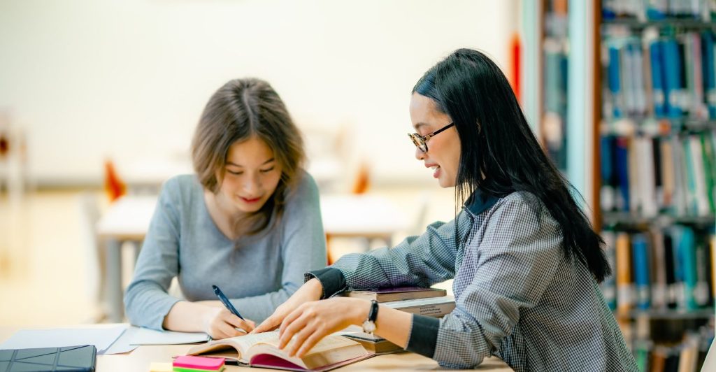 Pesquisa destaca o papel das bibliotecas na formação médica em tempos de transformação digital 