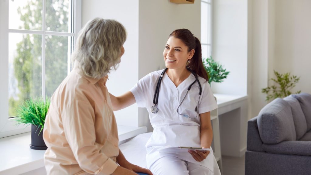 Comunicação em saúde na era da impaciência, da IA e da reputação em tempo real