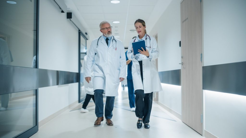 Segurança do paciente: um desafio global debatido na Hospitalar 2026 