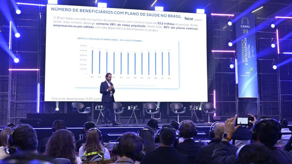 Governança e centralidade no paciente dão o tom da manhã do segundo dia do HIS 2026